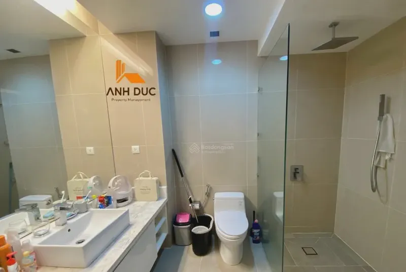 Azura Sea View 1-Bedroom 65m² for rent in An Hai Tay, Da Nang — bathroom (photo 4 of 7)
