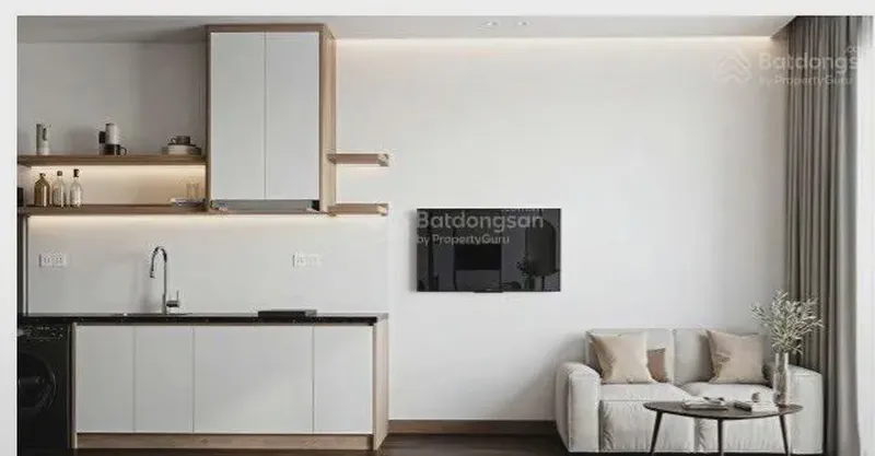 Khue My Sea View 1-Bedroom 40m² for rent in Khue My, Da Nang — kitchen and dining