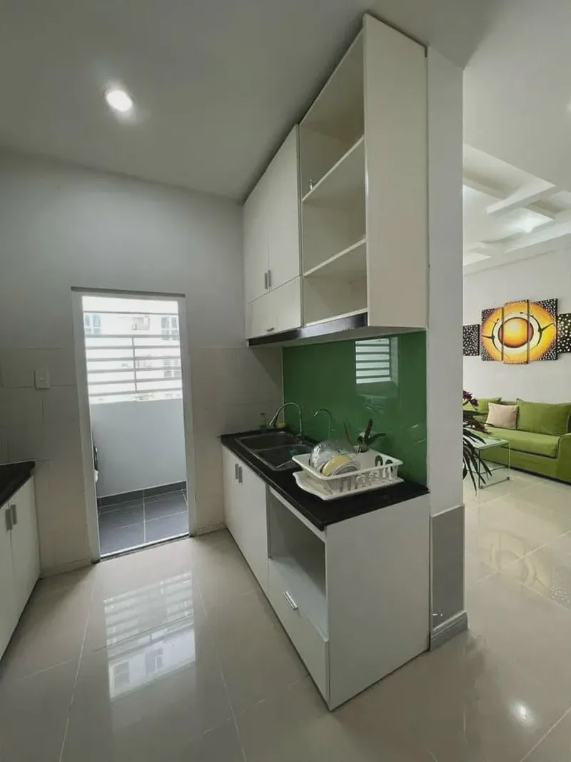 Da Nang Plaza 1-Bedroom 45m² for rent in Hai Chau, Da Nang — kitchen and dining