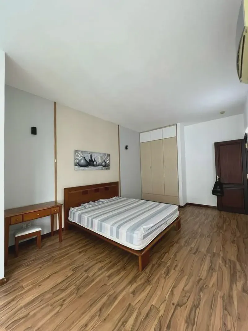 Da Nang Plaza 1-Bedroom 45m² for rent in Hai Chau, Da Nang — balcony view (photo 5 of 6)