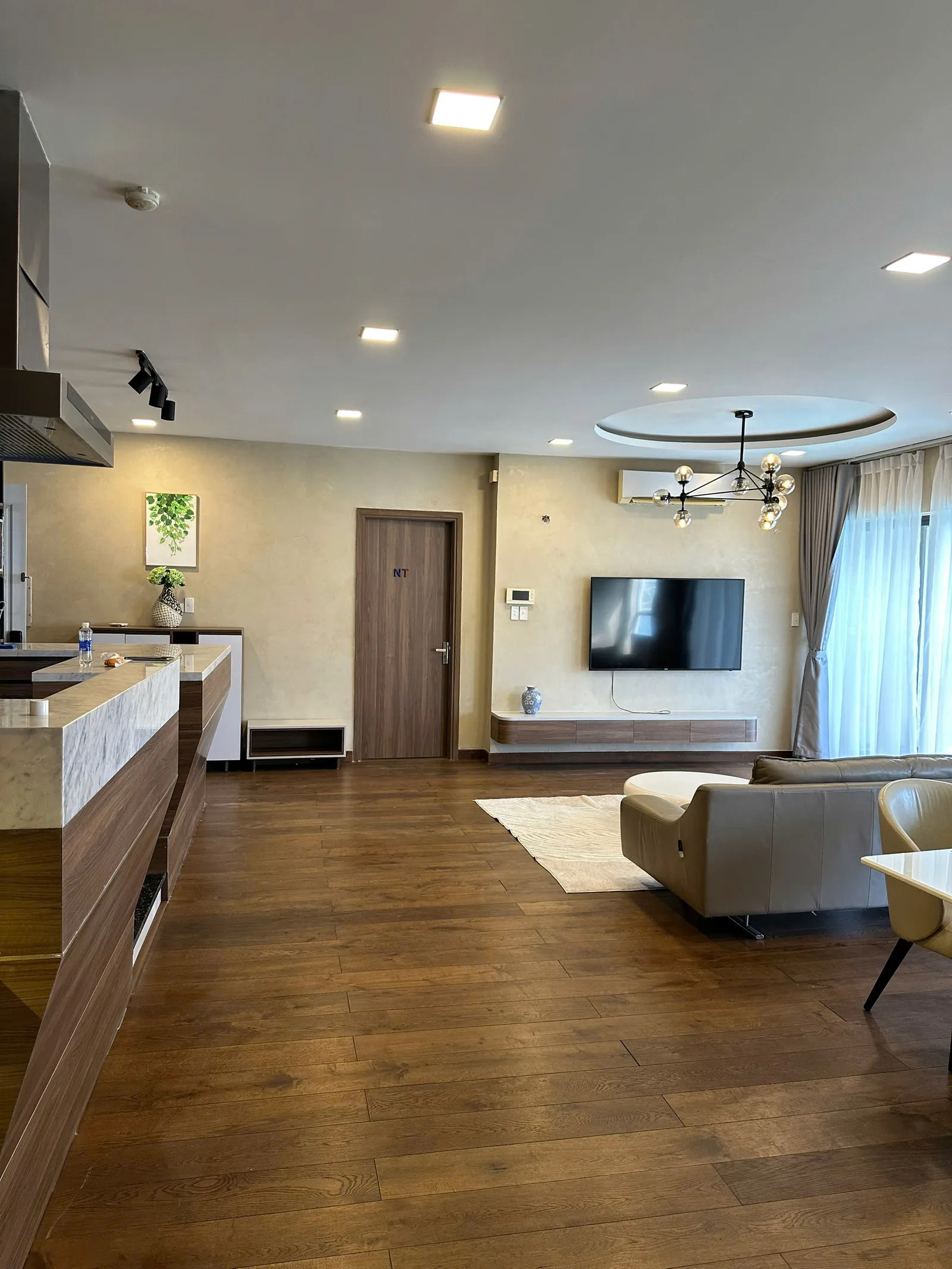 Da Nang Plaza Penthouse 306m² for rent in -, Da Nang