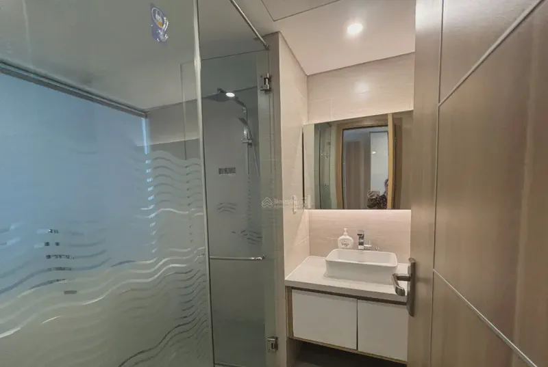 F.Home River View 2-Bedroom 104m² for rent in Hai Chau, Da Nang — furnished living space (photo 7 of 10)
