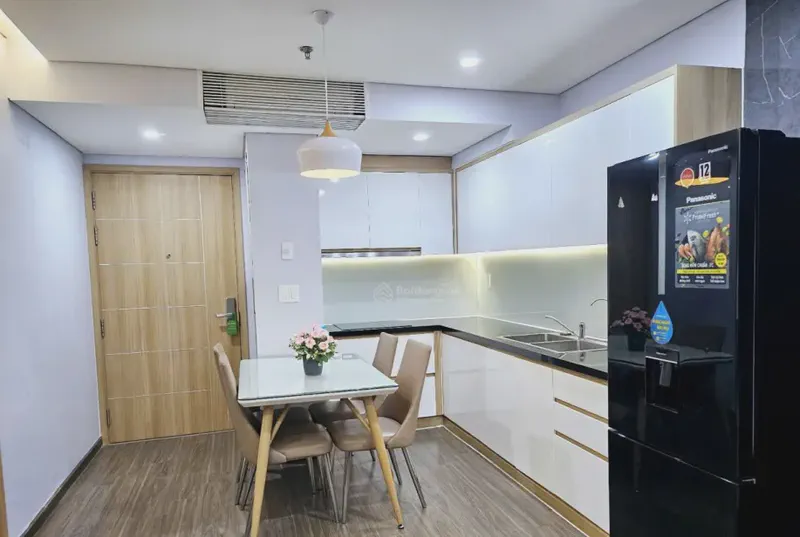 F.Home 2-Bedroom 64m² for rent in Hai Chau, Da Nang — kitchen and dining