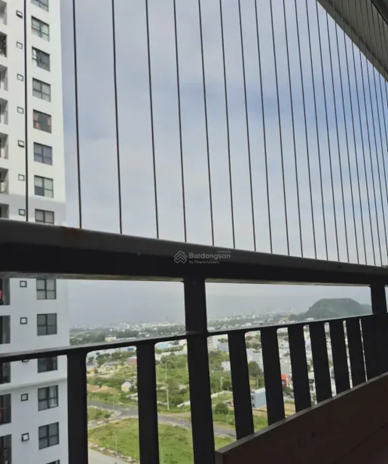 FPT Plaza 2-Bedroom 70m² for rent in Hoa Hai, Da Nang — kitchen and dining