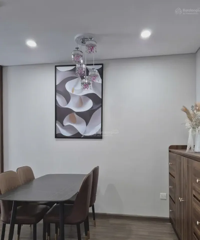 FPT Plaza 2-Bedroom 70m² for rent in Hoa Hai, Da Nang — furnished living space (photo 7 of 11)