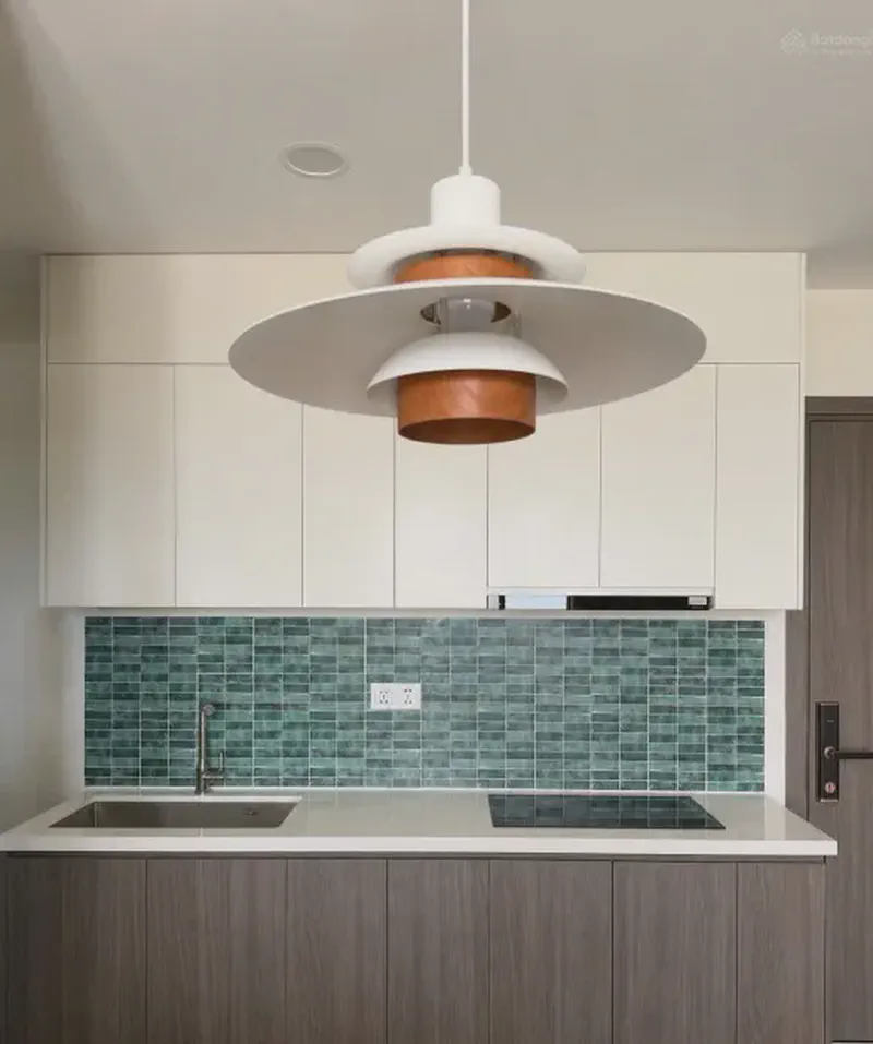 FPT Plaza Sea View 2-Bedroom 66m² for rent in Hoa Hai, Da Nang — kitchen and dining