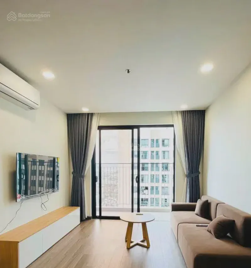 FPT Plaza Sea View 2-Bedroom 67m² for rent in Hoa Hai, Da Nang — kitchen and dining