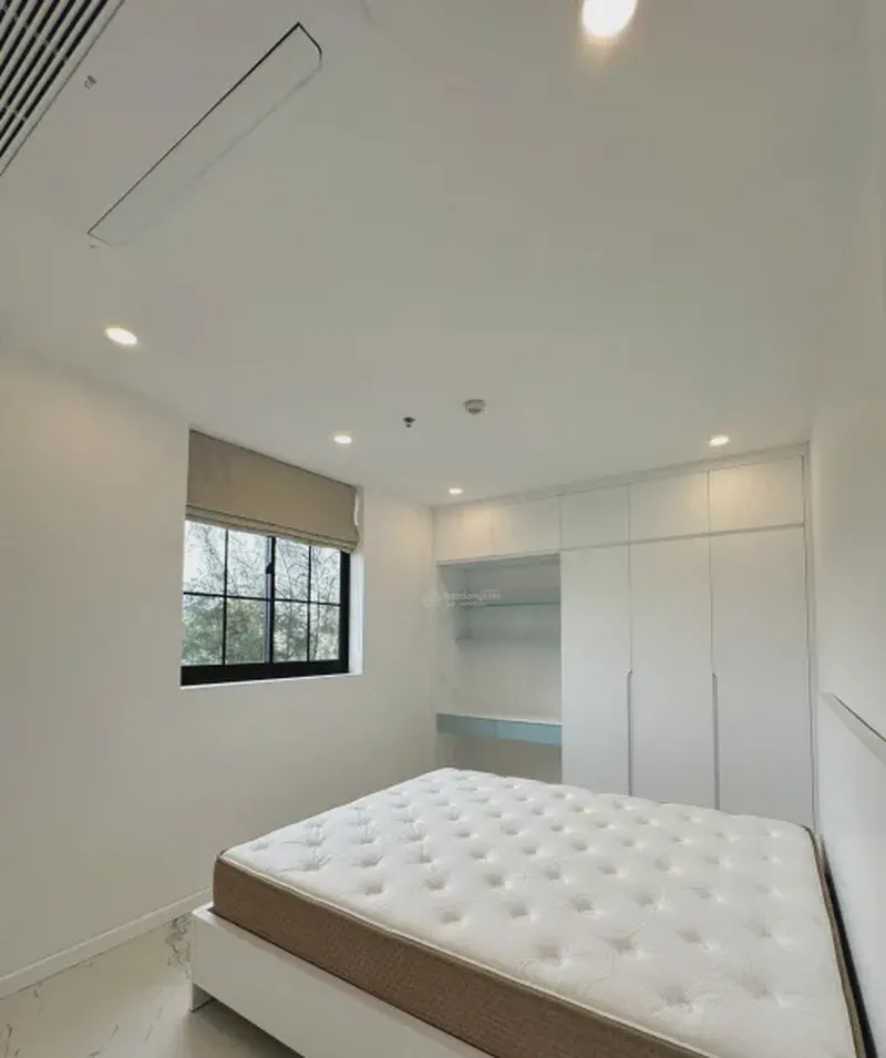 Harmony Tower Sea View 1-Bedroom 57m² for rent in An Hai Bac, Da Nang — balcony view (photo 5 of 8)