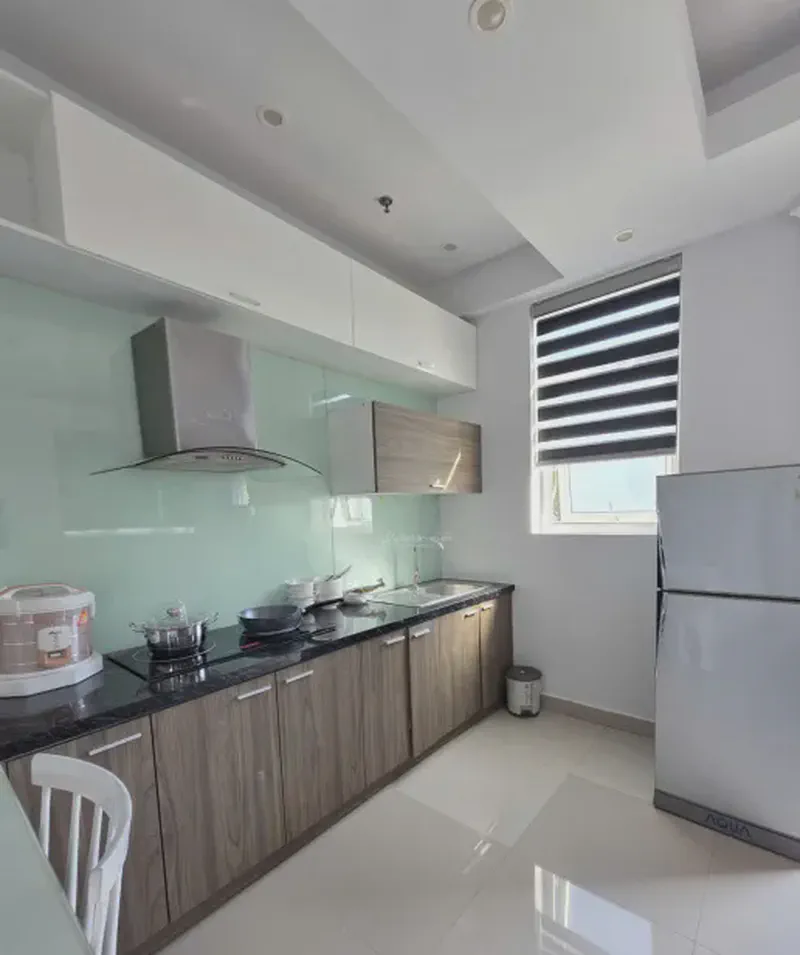 Harmony Tower Sea View 2-Bedroom 80m² for rent in An Hai Bac, Da Nang — kitchen and dining