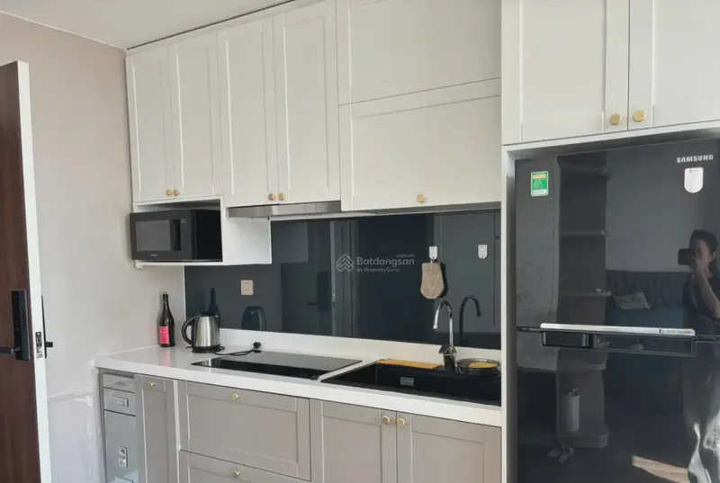 Hilton Residences Studio 50m² for rent in Hai Chau, Da Nang — kitchen and dining