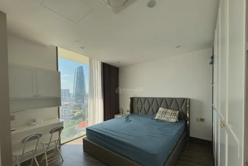 Hilton Residences Studio 50m² for rent in Hai Chau, Da Nang — furnished living space (photo 7 of 8)