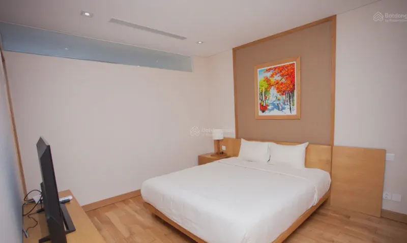 The Ocean Suites Sea View 1-Bedroom 70m² for rent in Hoa Hai, Da Nang — balcony view (photo 5 of 11)