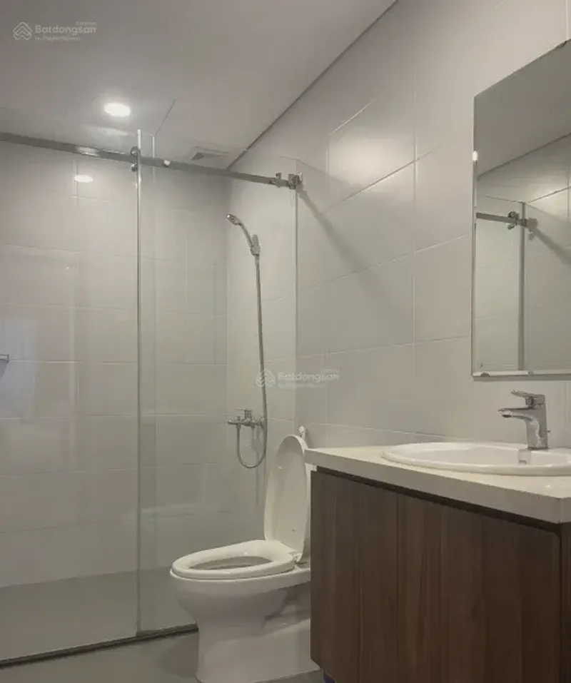 Son Tra Ocean View Sea View 2-Bedroom 74m² for rent in Tho Quang, Da Nang — bathroom (photo 4 of 12)