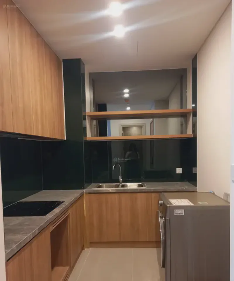 Sam Towers 1-Bedroom 51m² for rent in Thuan Phuoc, Da Nang — bathroom (photo 4 of 11)