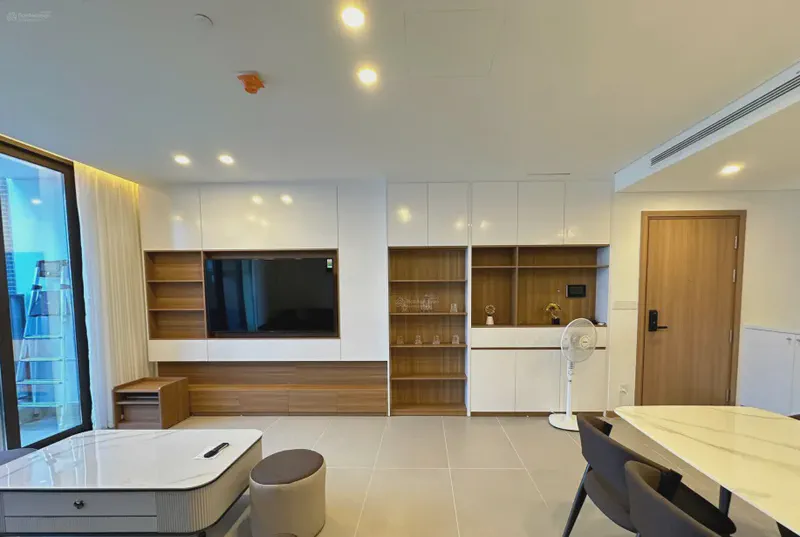 Sam Towers 1-Bedroom 51m² for rent in Thuan Phuoc, Da Nang — balcony view (photo 5 of 11)