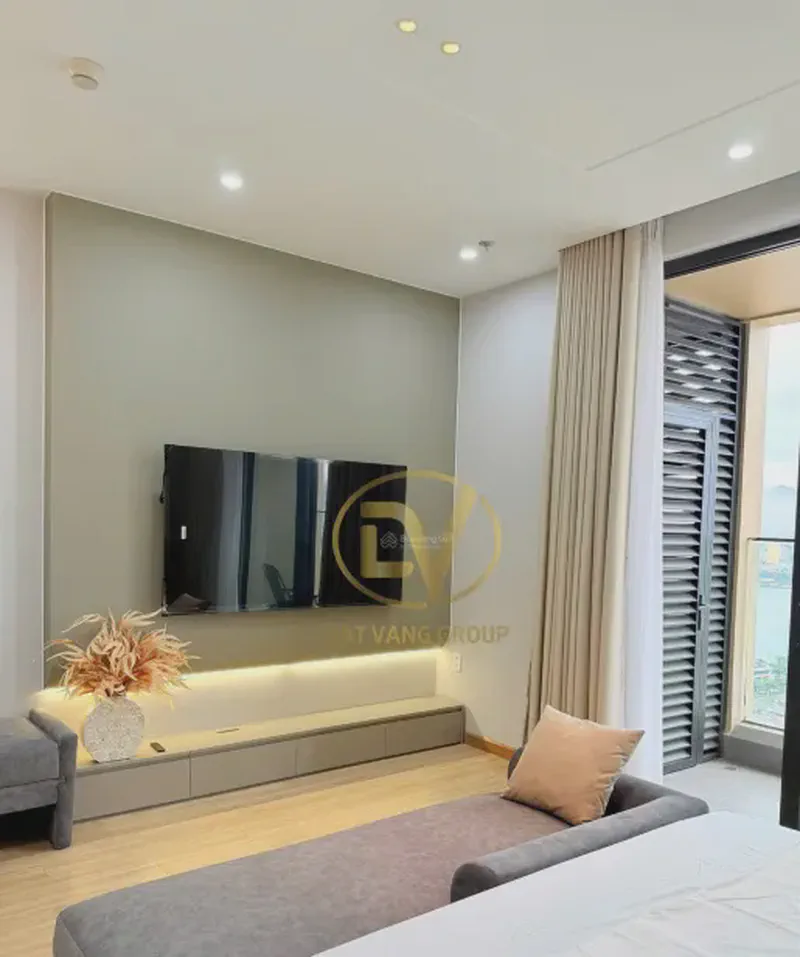 Sun Cosmo Residence 1-Bedroom 30m² for rent in Bac My Phu, Da Nang — furnished living space (photo 7 of 12)