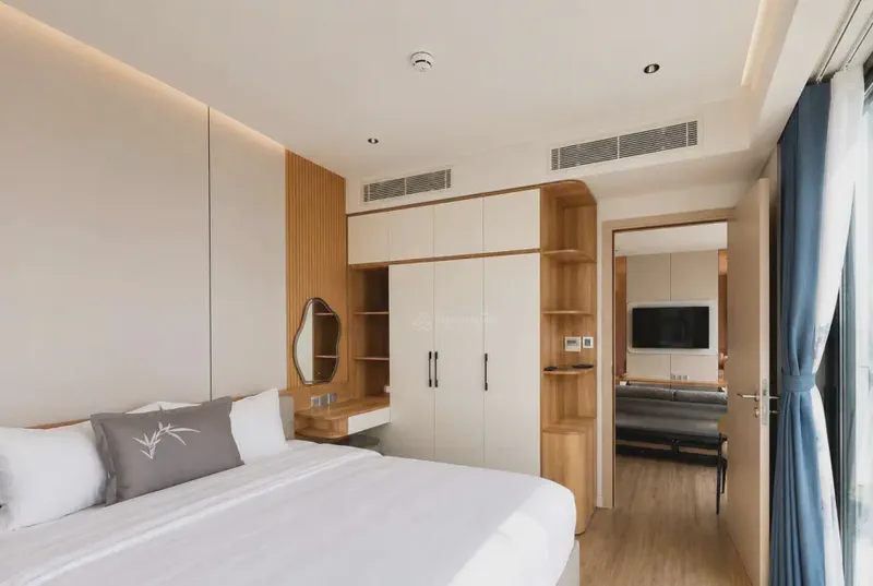 Da Nang Times Square Sea View 1-Bedroom 46m² for rent in Phuoc My, Da Nang — balcony view (photo 5 of 8)