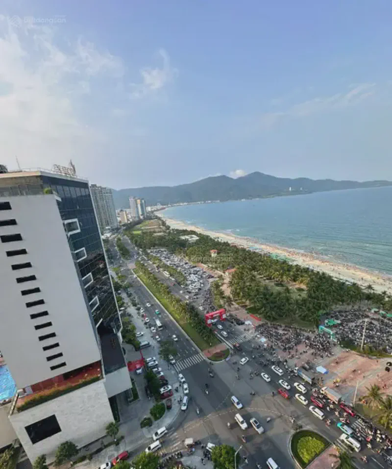 Wyndham Soleil Sea View 2-Bedroom 130m² for rent in My An, Da Nang — furnished living space (photo 7 of 12)